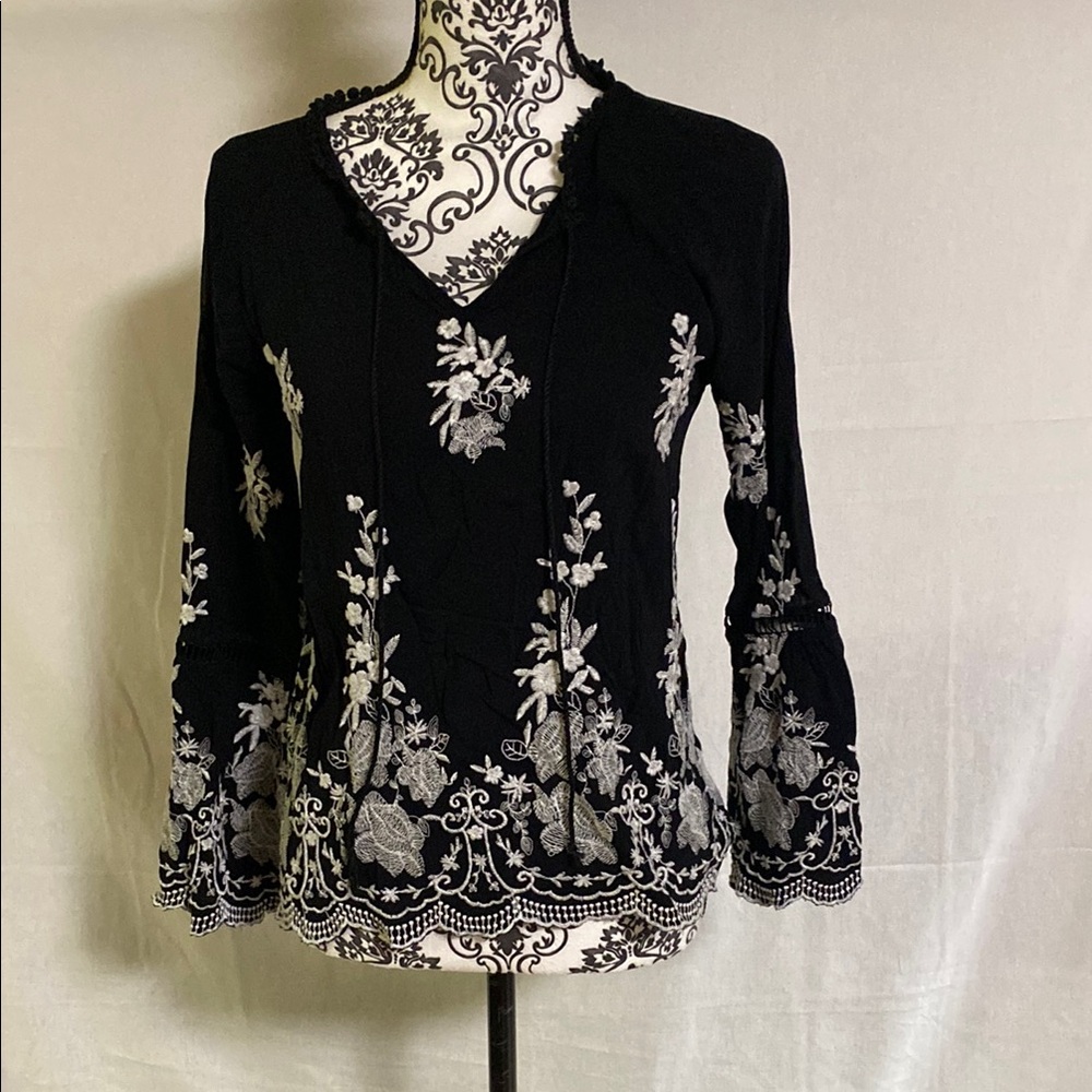 Blue Rain Rayon Black and White Embroidered Bell Sleeves Peasant Blouse GUC